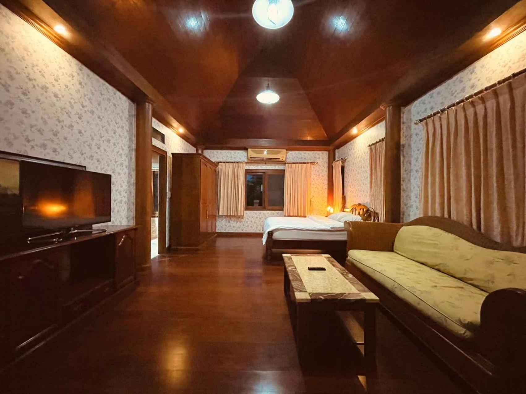 Phoenix Golf 10 Badroom Pool Villa Ban Huai Yai Exteriör bild